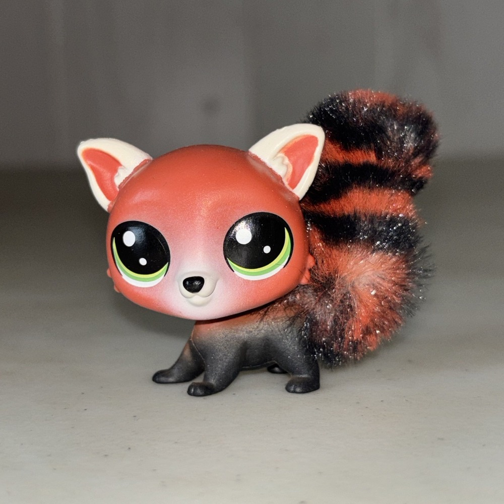 Hasbro Littlest Pet Shop LPS 120 Red Panda Redley Furrytail Authentic Figure